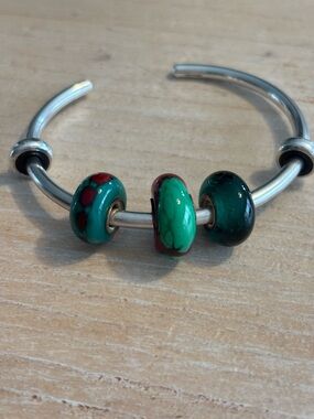 Artisan made glass beads with 925 silver core